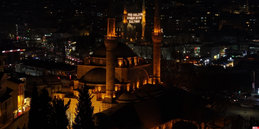 17932-cifte-ezan-gelenegi-uskudar-da-yasatiliyor-20250301143442-uskudar-fotogaleri_800x600-min